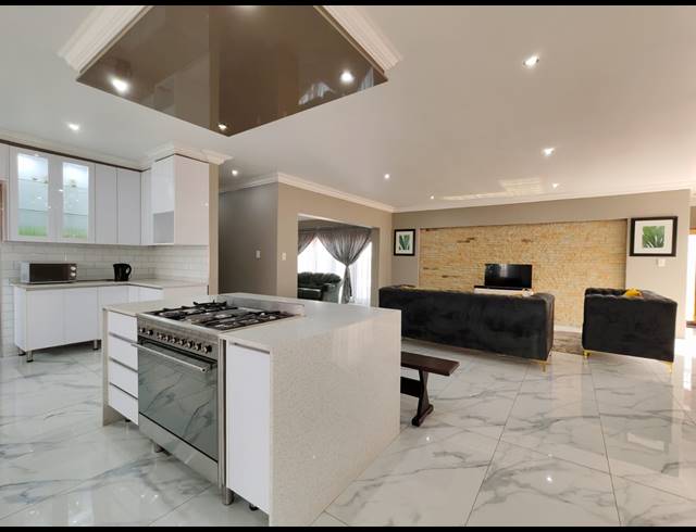 3 BEDROOM HOUSE FOR SALE IN THREE RIVERS EAST